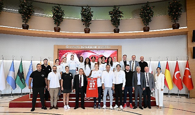 ING Kadınlar Basketbol Süper Ligi'nde mücadele eden Antalya Toroslar Basketbol