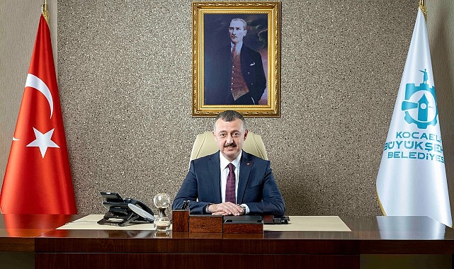 Büyükşehir Belediye Başkanı Tahir Büyükakın, yeni eğitim-öğretim yılının başlaması nedeniyle