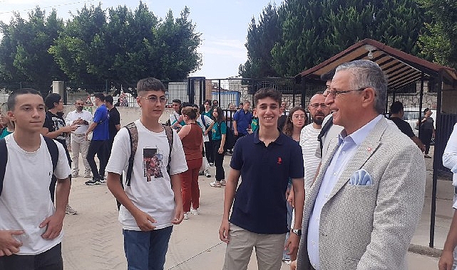 Kemer Belediye Başkanı Necati Topaloğlu, 2023-2024 eğitim ve öğretim yılının