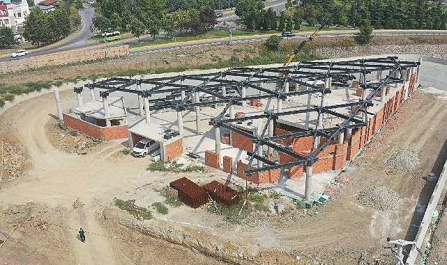 Büyükşehir Belediyesi tarafından Gölcük’te inşa edilen yeni terminal binasında çalışmalar