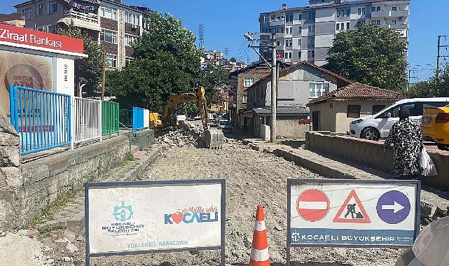 Kocaeli Büyükşehir Belediyesi tarafından İzmit Yenidoğan Mahallesi Derince Caddesinin yol