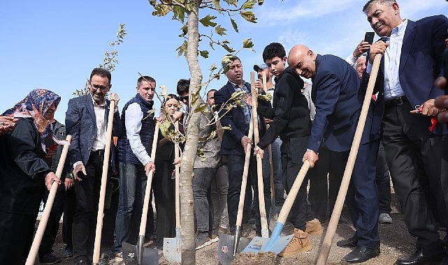 Cumhuriyetin 100. yılı anısına ve seçimde kendisine oy veren 3