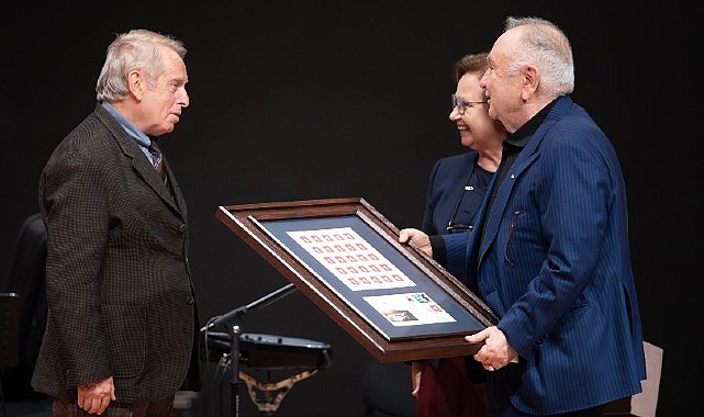 Yeditepe Üniversitesi’nde düzenlenen Cumhuriyetin 100’üncü yılı kutlama etkinliğine binlerce akademisyen,