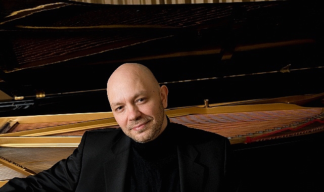 İstanbul Büyükşehir Belediyesi (İBB) Cemal Reşit Rey (CRR) Konser Salonu,
