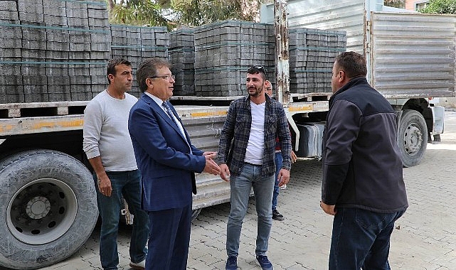 Edremit Belediyesi, Altınkum Mahallesi’ndeki cadde ve sokaklarda yol çalışmalarına devam