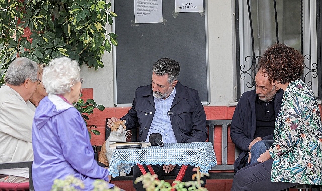 Mahalle ziyaretlerini aralıksız sürdüren Bayraklı Belediye Başkanı Serdar Sandal, Mansuroğlu