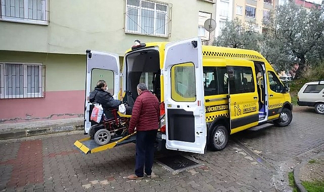 Gemlik Belediye Başkanı Mehmet Uğur Sertaslan, 1 Ekim Dünya Yaşlılar