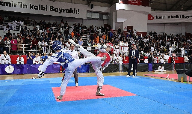 Bayraklı’da her yıl binlerce kişiyi sporla buluşturan Bayraklı Belediyesi, bu