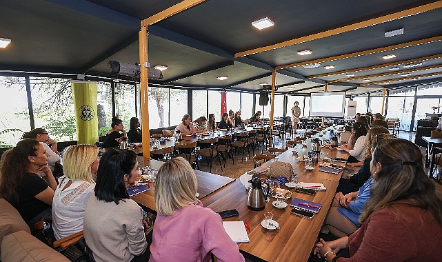 TOPLUMSAL cinsiyet eşitliği konusunda farkındalık çalışmaları yürüten Buca Belediyesi, kadın dayanışmasına