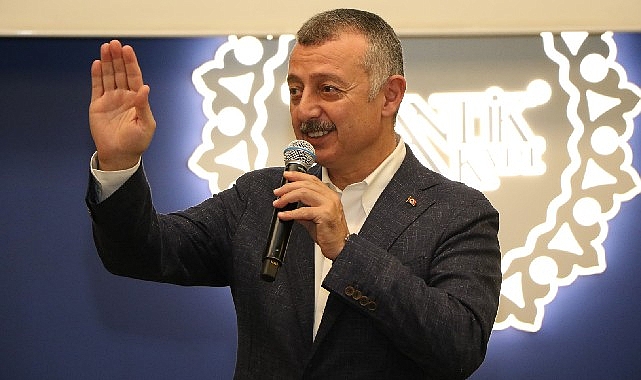 Başkan Büyükakın, Dünya Yaşlılar Günü münasebetiyle ‘Geniş Ailem’ ve ‘Hayatın
