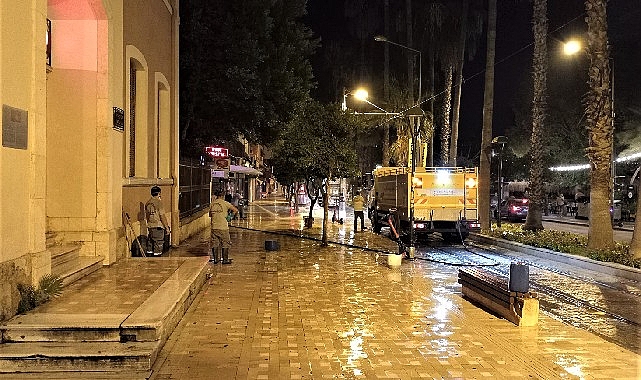 Antalya Büyükşehir Belediyesi, temiz bir kent için ana cadde ve