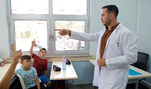Kocaeli Büyükşehir Belediyesi’nin “Kılavuz Gençlik Projesi” ilkokul, ortaokul, lise ve