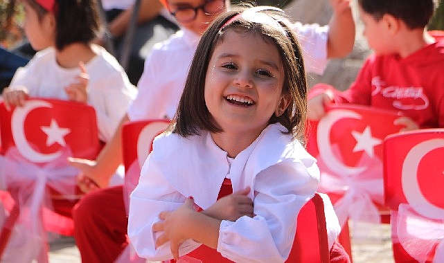 Cumhuriyetin 100. yıldönümü Aydın Büyükşehir Belediyesi’nin çocuk gelişim merkezlerinde de