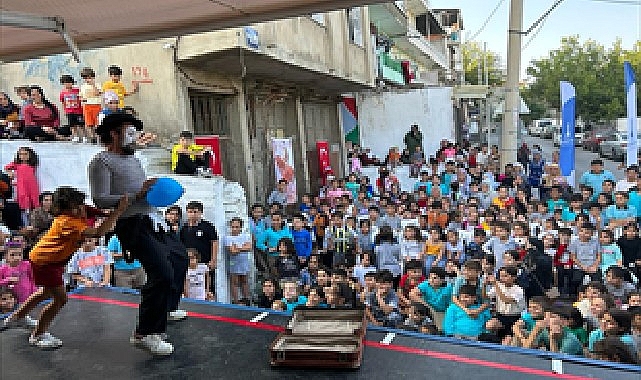 İzmir Büyükşehir Belediyesi’nin kentin dört bir yanında hizmete aldığı Bizİzmir