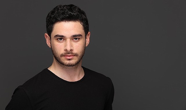 Sercan Er’in muhteşem performansıyla damga vurduğu tek kişilik ödüllü oyunu
