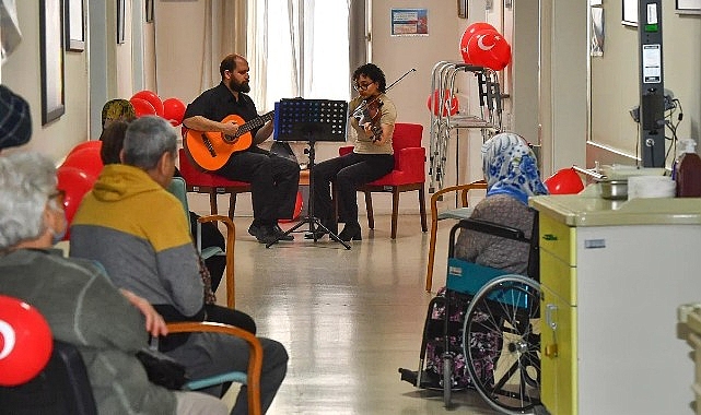 İzmir Büyükşehir Belediyesi Eşrefpaşa Hastanesi’nde tedavi gören hastalar ve refakatçilerinin