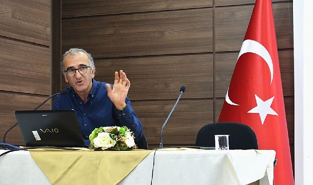 İZMİR (Ege Ajans)- Ege Üniversitesi (EÜ) tarafından Cumhuriyetin 100 Yılı