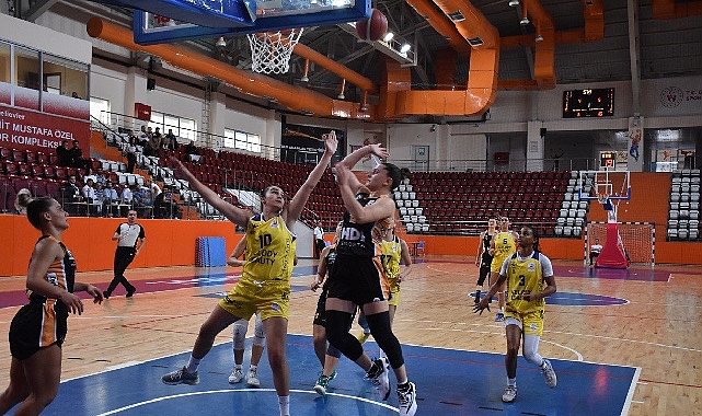Türkiye Kadınlar Basketbol Ligi’nde şampiyonluk hedefleyen Ferhatoğlu Edremit Belediyesi Gürespor,