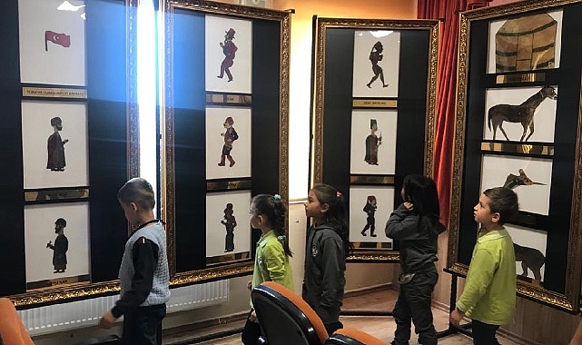 Kocaeli Büyükşehir Belediyesi Şehir Tiyatroları, Gezici Tır Tiyatrosu ile tiyatroya