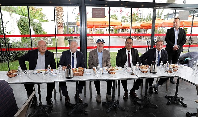 Narlıdere Belediye Başkanı Ali Engin, İzmir Esnaf ve Sanatkârlar Odaları