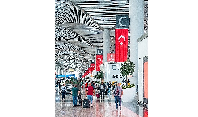 İGA İstanbul Havalimanı, Cumhuriyetimizin 100. yıldönümünü kutlamak amacıyla misafirlerine müzik,