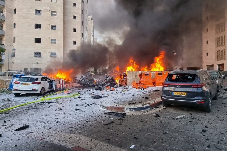 Avrupa güne savaş çanları ile uyandı. İsrail-Gazze hattında tansiyon yüksek.