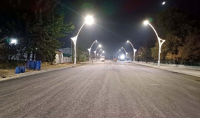 Büyükşehir Belediyesi tarafından Kartepe Menderes Bulvarının üstyapısı yenilenerek, estetik bir