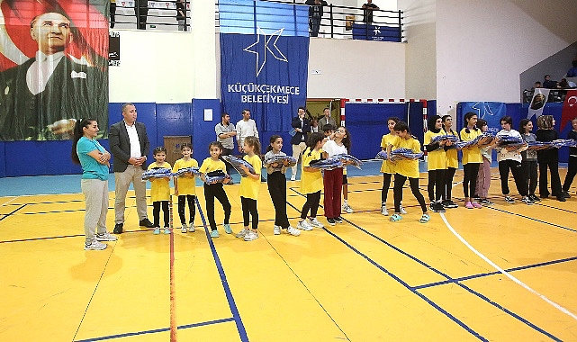 Küçükçekmece Belediyesi, yaz ve kış spor okullarında eğitim gören 3