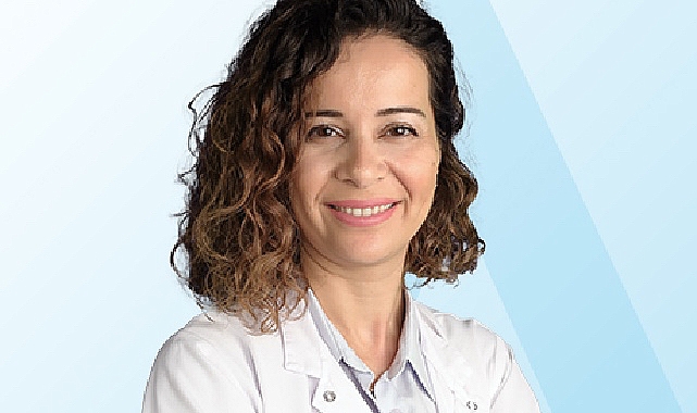 Kadınlarda yumurtalıkların görevlerinin azalmasına bağlı olarak adet döngüsünün ve doğurganlığın
