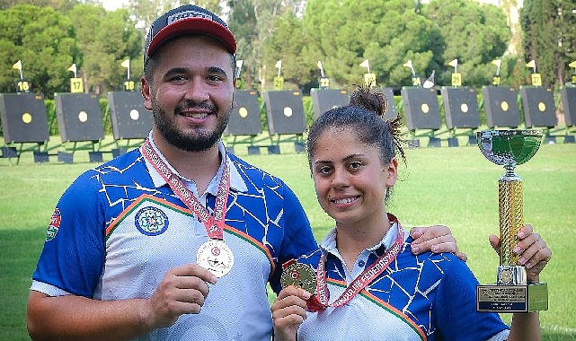 Muğla Büyükşehir Belediyesi okçularından Hazal Burun ve Emircan Haney Antalya’da
