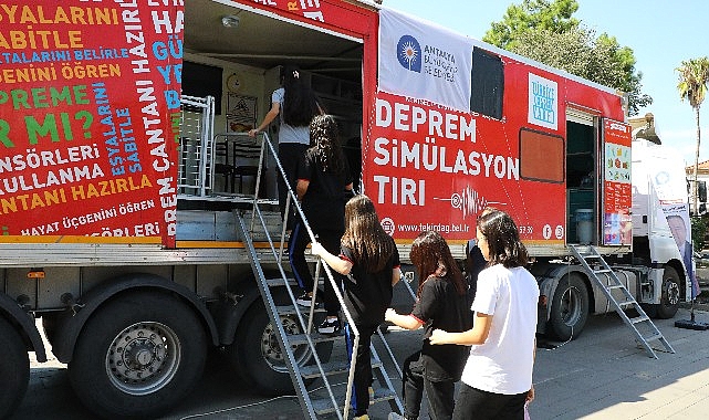 Antalya Büyükşehir Belediyesi’nin düzenlediği ‘Antalya Deprem Master Planı Konferansı’ kapsamında
