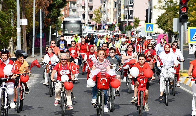 Lüleburgaz Belediyesi’nin Cumhuriyetin 100. Yılı kutlamaları kapsamında düzenlediği Cumhuriyet Bisiklet