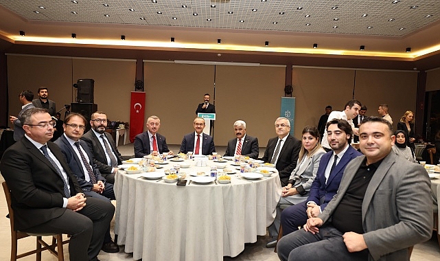 Kocaeli Büyükşehir Belediye Başkanı Doç. Dr. Tahir Büyükakın, Kocaeli’de hizmet