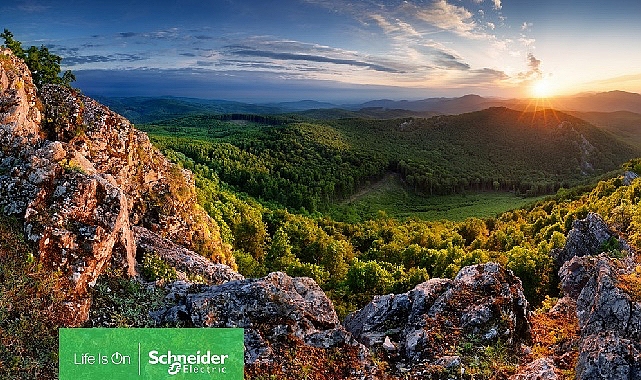 Enerji yönetimi ve otomasyonun dijital dönüşümüne liderlik eden Schneider Electric,