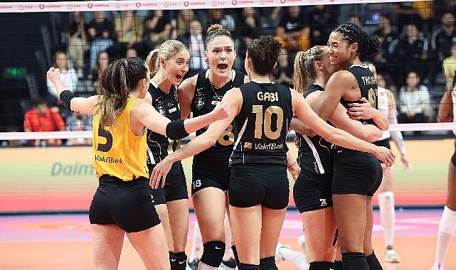 VakıfBank, Vodafone Sultanlar Ligi’nde Eczacıbaşı Dynavit’i ağırladı. Sarı-siyahılar derbide rakibini