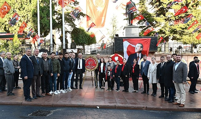 Yurdumuzun Kurtarıcısı, Cumhuriyetimizin Kurucusu, Ulu Önder Gazi Mustafa Kemal Atatürk'ün