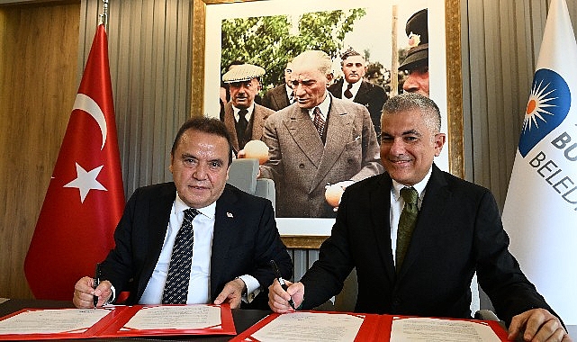 Antalya Büyükşehir Belediye Başkanı Muhittin Böcek, üniversite öğrencilerinin barınma ihtiyacını