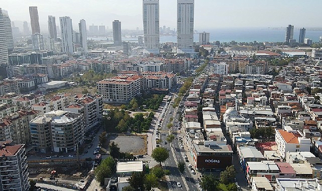Bayraklı genelindeki asfaltlama, kaldırım yenileme ve kilit parke onarımlarına hız