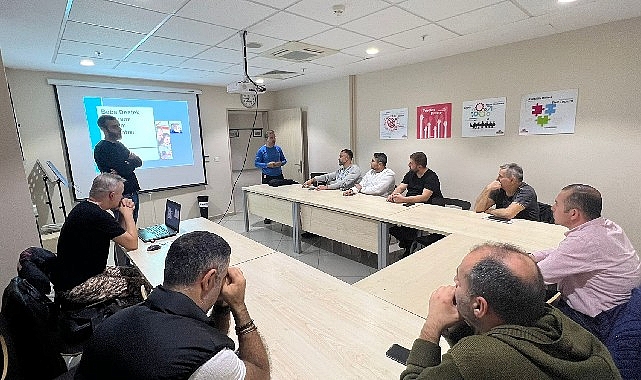 Bornova Belediyesi, Anne Çocuk Eğitim Vakfı işbirliğiyle “Baba Destek Programı”