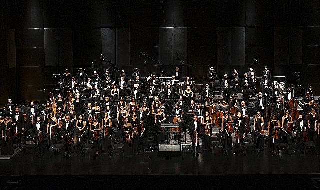 16 Kasım'da, Carlo Tenan yönetimindeki Borusan İstanbul Filarmoni Orkestrası (BİFO),