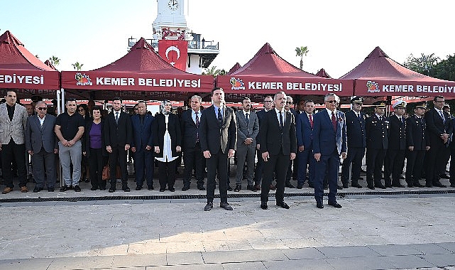 Türkiye Cumhuriyeti'nin kurucusu, askeri ve siyasi dehasıyla Türk ve dünya