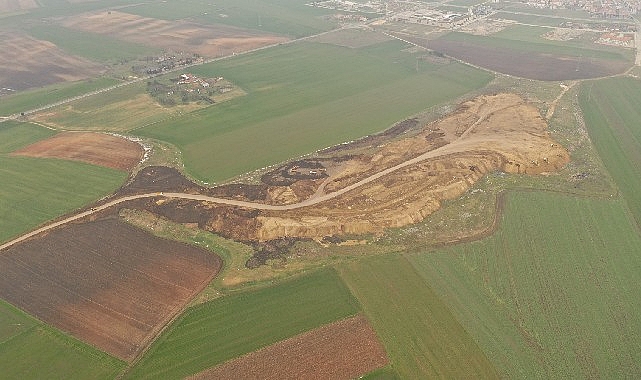 Lüleburgaz Belediyesi’nin 2018 yılında kapattığı eski vahşi çöp depolama sahasında
