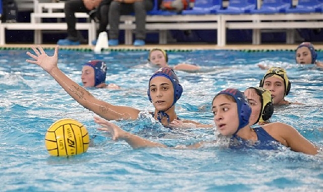 İzmir Büyükşehir Belediyesi Sutopu Kadın Takımı, “Challenger Cup’da Final 6’ya