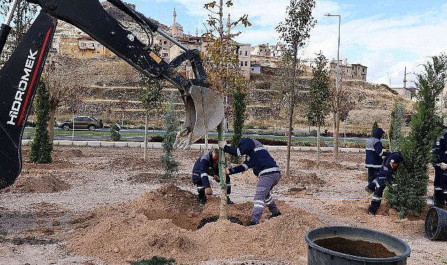 Nevşehir Belediye Başkanı Dr. Mehmet Savran, Külliye Camii yanında yapımı