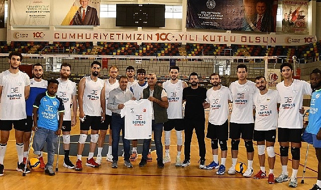 Avrupa ve Dünya şampiyonalarında hem bireysel hem de takım oyunlarında
