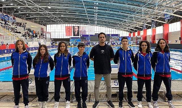Ege Üniversitesi Spor Kulübü bünyesindeki yüzücüler, katıldıkları turnuvalarda kendi yaş