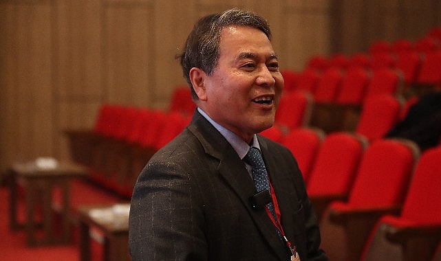 Bağcılar Belediyesi’nin düzenlediği Cumhuriyet Sempozyumu’na katılan Prof. Dr. Hee Soo