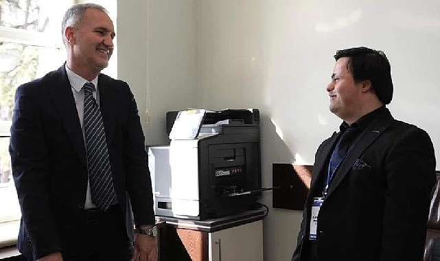 İnegöl Belediyesi Engelsiz Sosyal Yaşam Merkezinde öğrenciler aldıkları eğitimle hayata