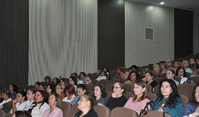 Ege Üniversitesi Hemşirelik Fakültesi tarafından Kariyer Etkinlikleri kapsamında “Rehber Hemşirelik