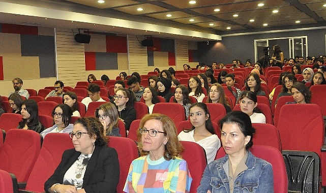 Ege Üniversitesi (EÜ) tarafından bu yıl onuncusu düzenlenen Uluslararası EgeArt